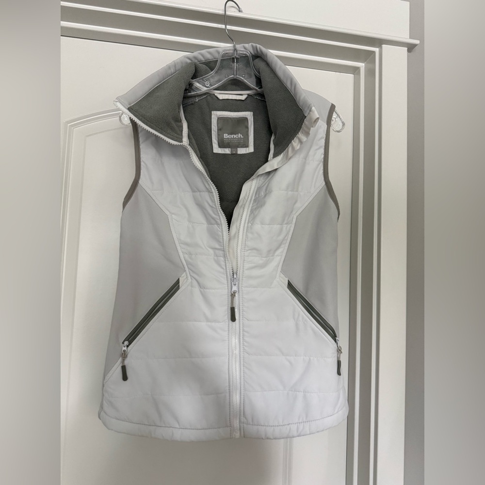 Womens Bench vest bundle size medium
